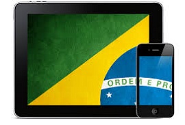 Tablet e smartphone com bandeira brasileira